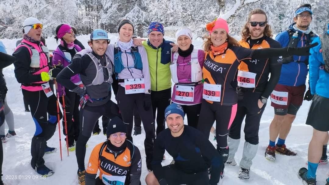 Groupe d'athlète en photo lors d'une compétition sportive à Vergio en corse dans la neige